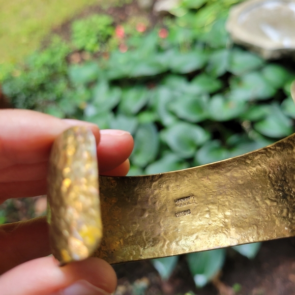 *RARE* Vintage Designer Celia / Andrea Harms Hammered Brass Cuff Bracelet - Picture 16 of 16